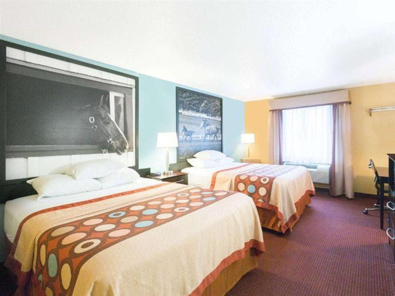 Super 8 By Wyndham Richmond Hotel Exterior foto